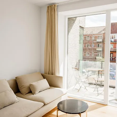 Fantastic 2-bed With Large Private Balcony 오덴세